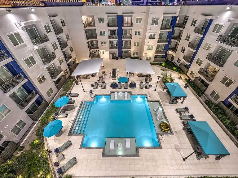 Lura Vegas Apartments — Photo 65