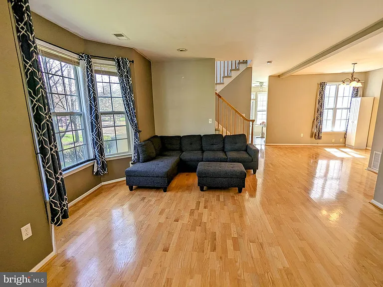 62 Shelley Cir — Photo 3