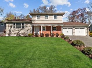 41 Westview Rd, West Caldwell, NJ 07006