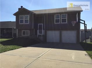 11330 N Nashua Dr, Kansas City, MO 64155