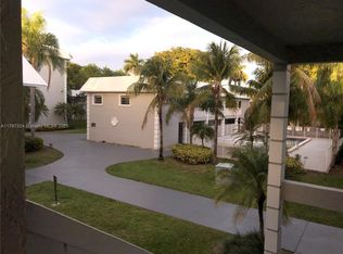 17255 SW 95th Ave APT 213, Palmetto Bay, FL 33157