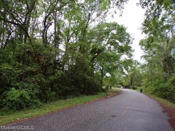 5932 Bayou Rd, Mobile, AL 36605