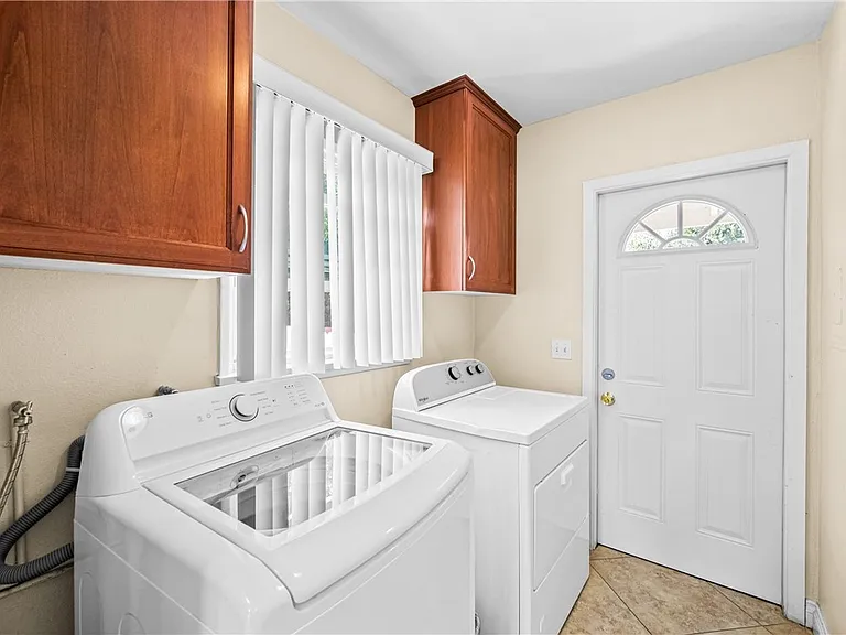 542 N Waverly St — Photo 19