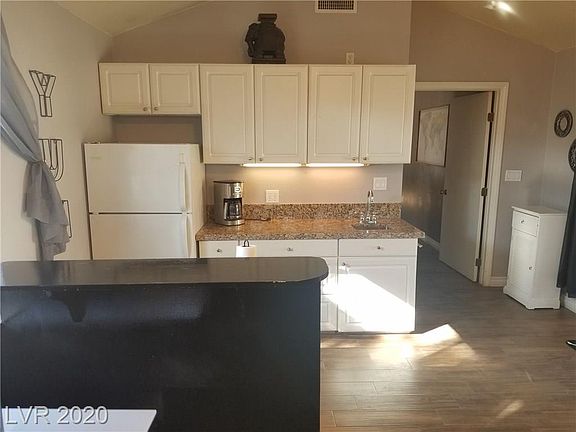 5th image of 2845 Santa Margarita St