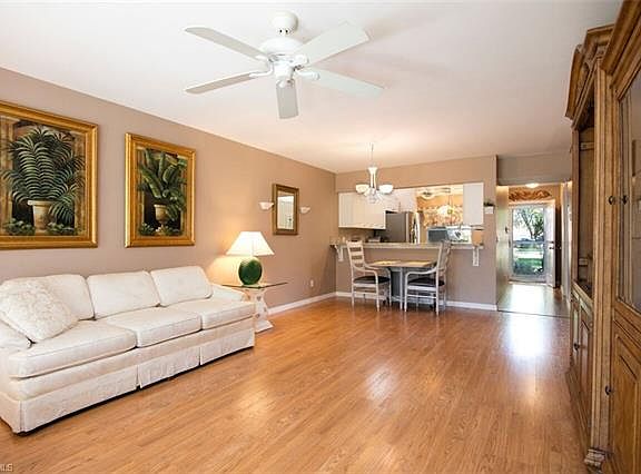 2nd image of 257 Robin Hood Cir #8-101
