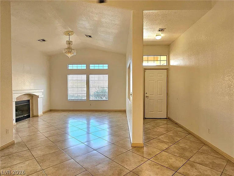 3569 Windy Bluff St — Photo 9