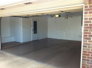 213 Mountainview Dr, Hurst, TX 76054