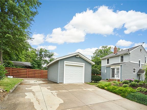 2nd image of 350 Oxford Ave