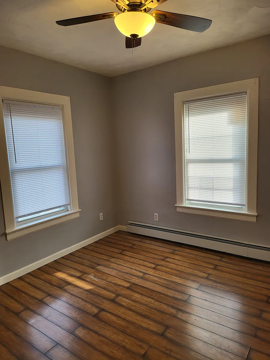 living room - 188 Putnam St