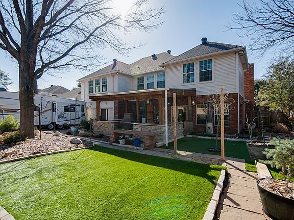 5th image of 3808 Maywood Dr