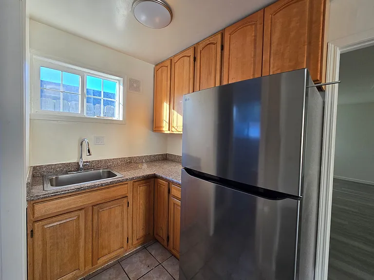 1636 Virginia St — Photo 8