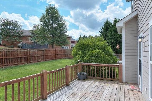 4th image of 209 Lee Carter Dr