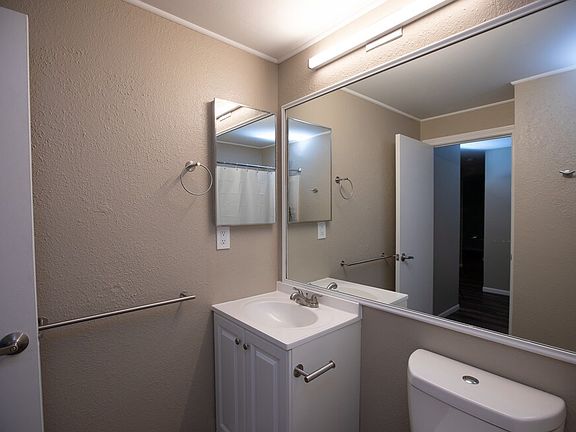 4th image of 512 W River Rd #102