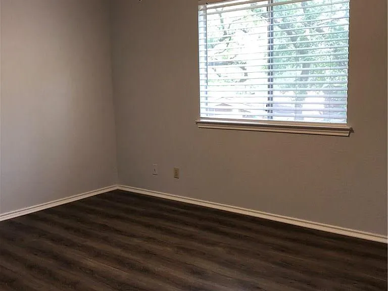 5908 Parkwood Dr #A — Photo 16