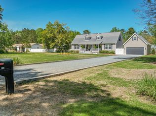 169 Pearsons Ln, Hampstead, NC 28443