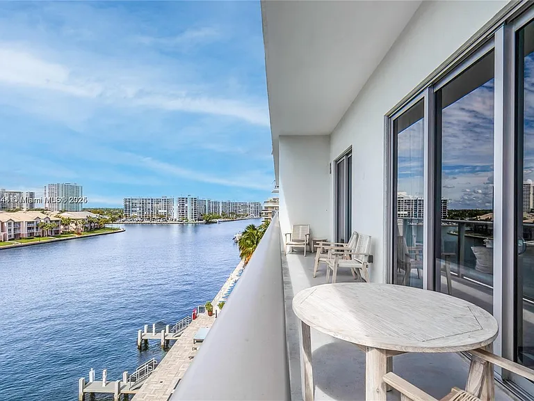 4010 S Ocean Dr #R406 — Photo 3