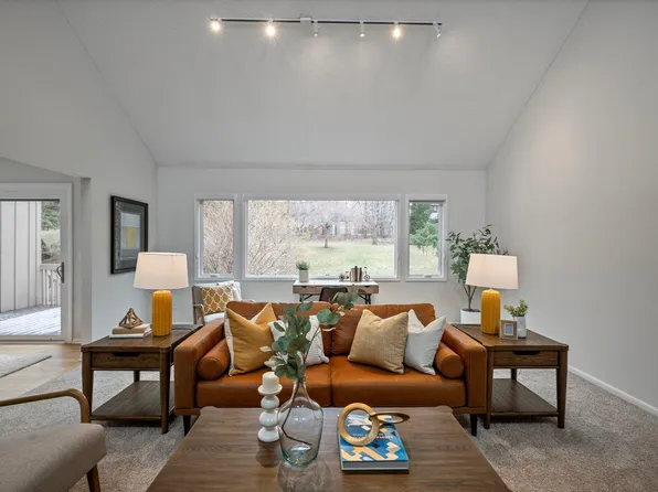 5721 Duncan Ln, Edina, MN 55436