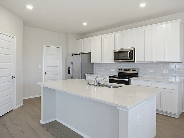10803 Airmen Dr — Photo 9