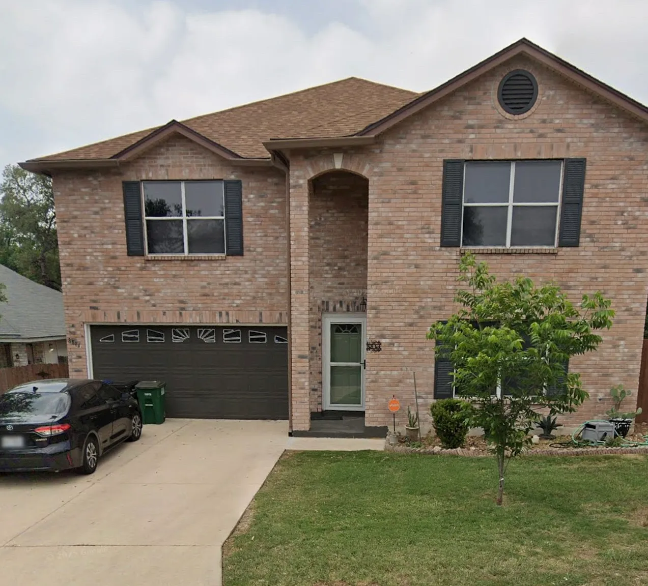 3 bed, 3.5 bath, 3071 sqft, $1,600 — Photo 1