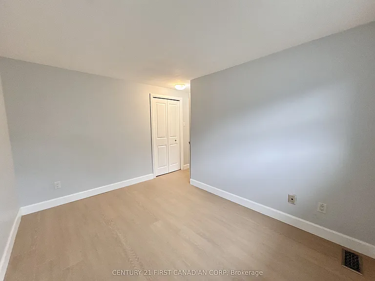 841 Jalna Blvd — Photo 16