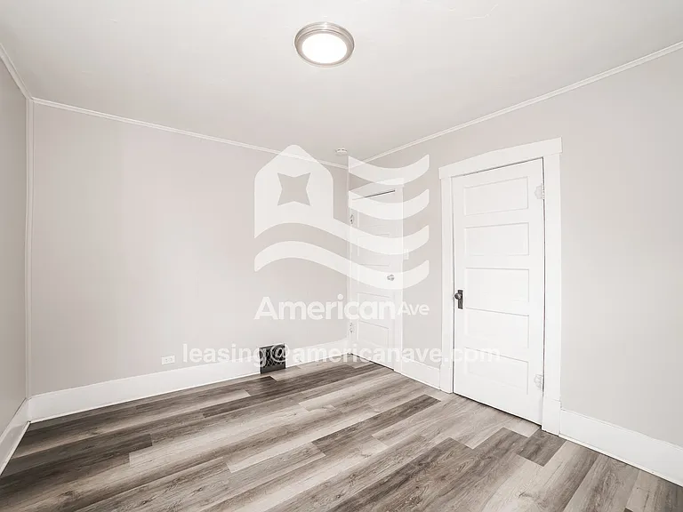 1669552_010_bedroom_13788277.jpg