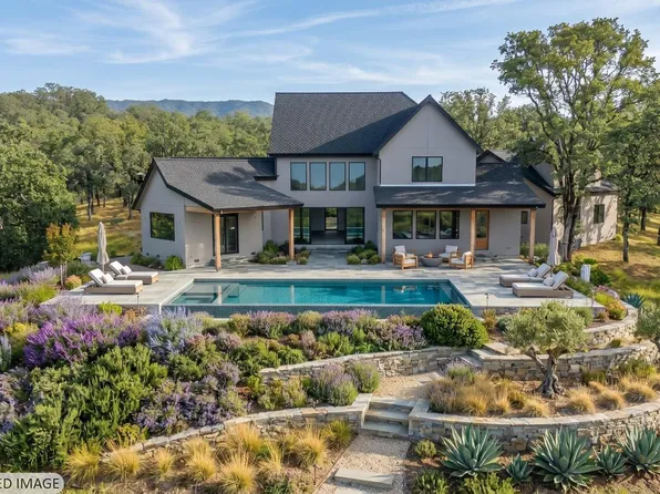 3215 Deerwood Drive, Ukiah, CA 95482