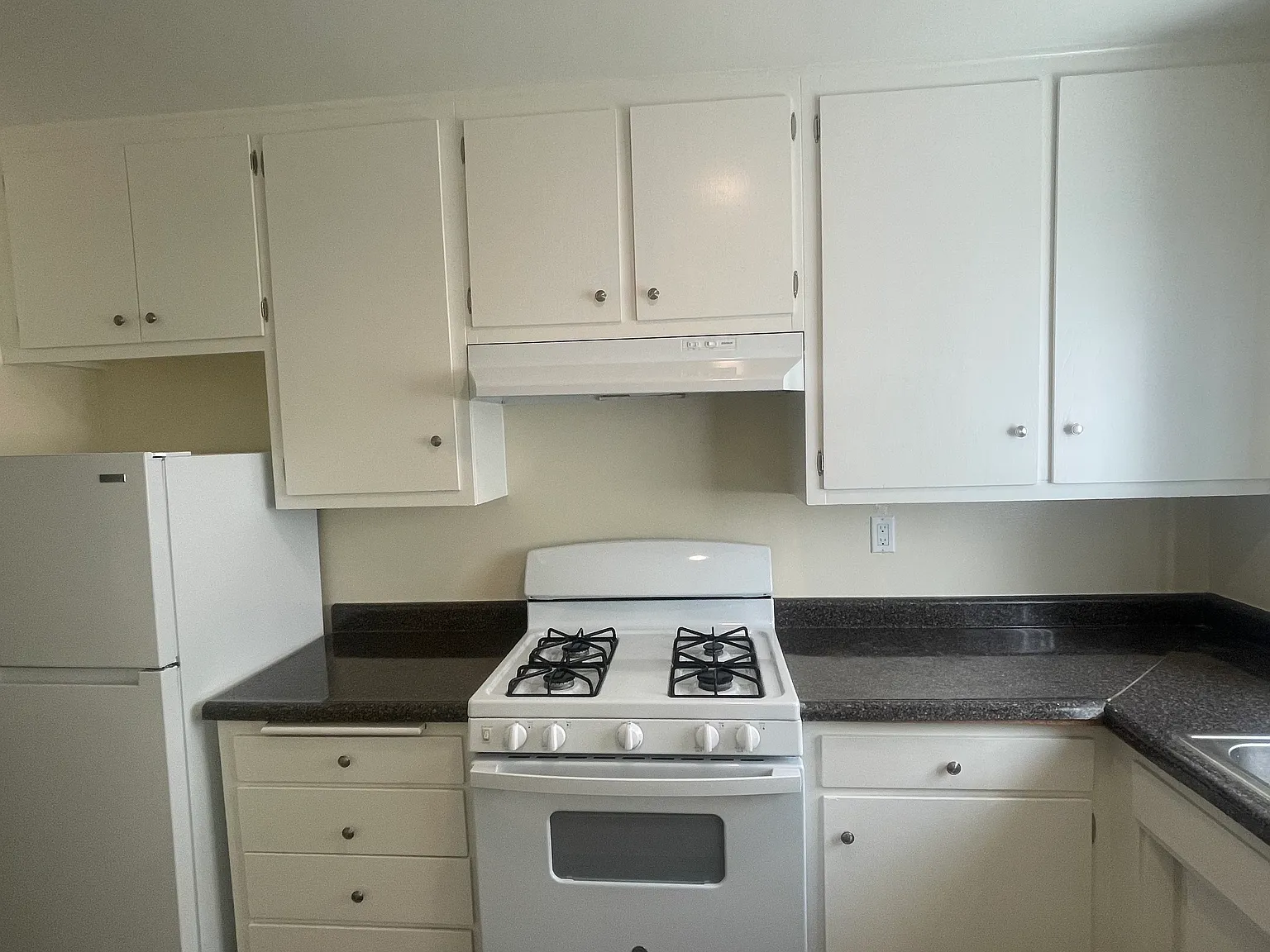 5531 Fulcher Avenue — Photo 3