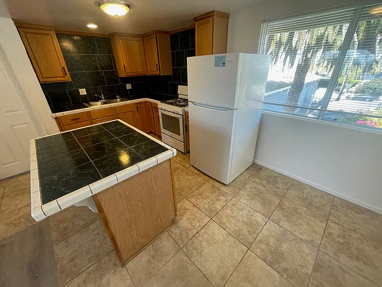 6556 El Nido Ln #13 — Photo 5