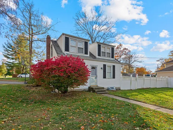28 Woodland Drive, Kings Park, NY 11754