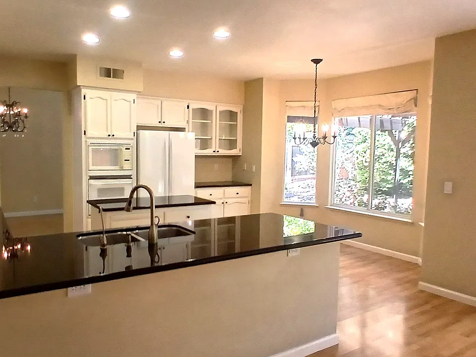 2913 Prado Ln