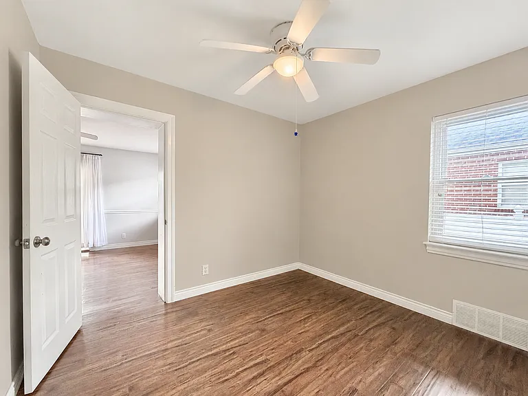 2315 Hill Ave — Photo 14