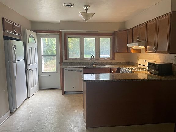 5th image of 3039 Alta St