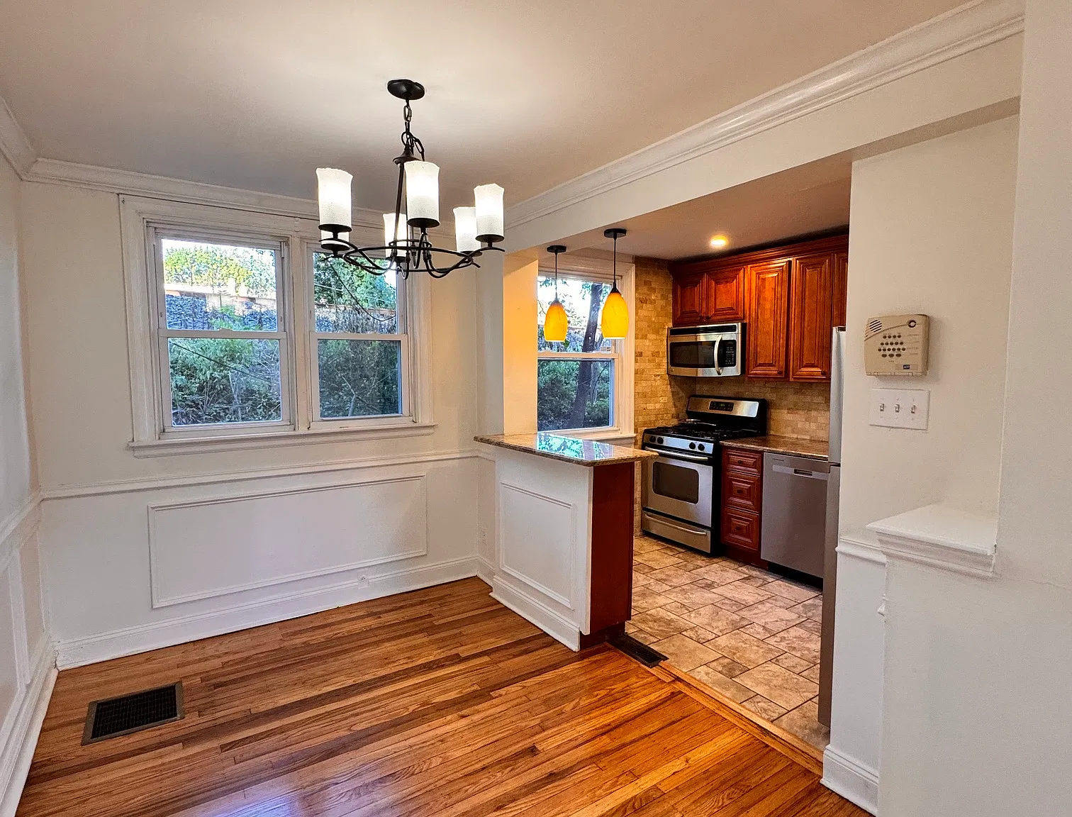 2 bed, 808 sqft, $1,850 — Photo 3