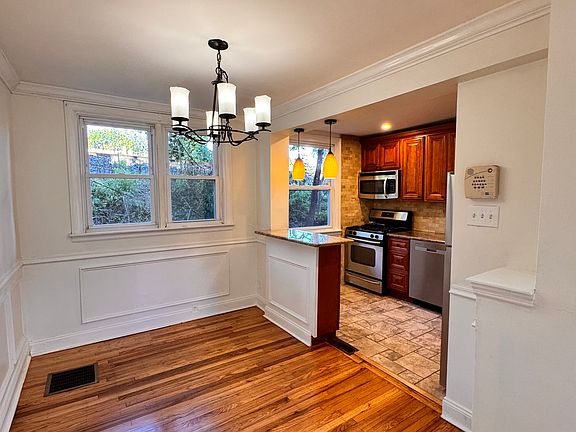 3rd image of 7021 Sprague St