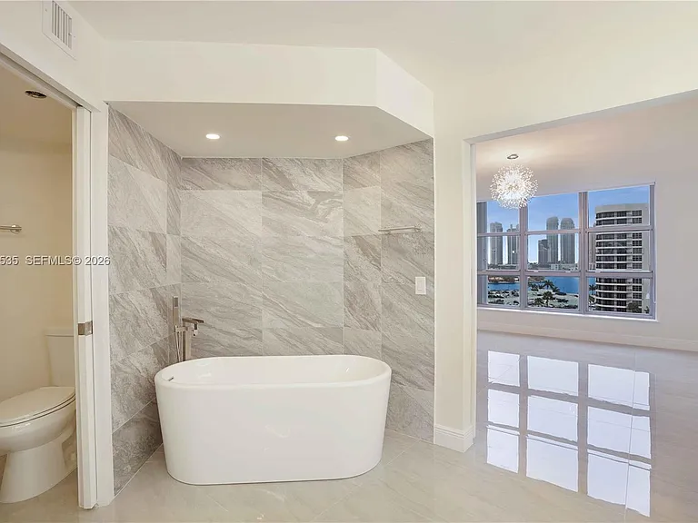 3500 Mystic Pointe Dr #1206 — Photo 18