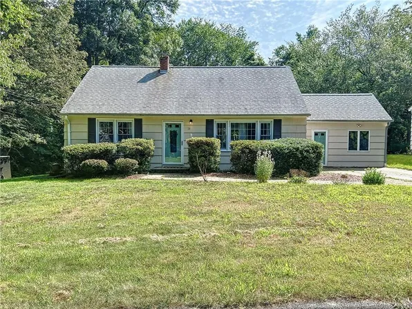 14 Merry Lane, Ledyard, CT 06335