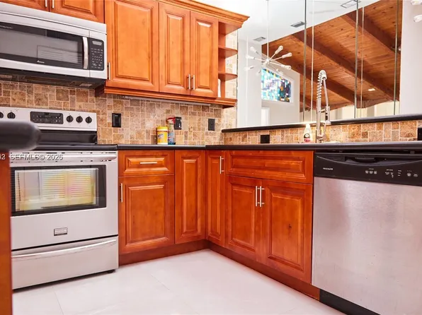 347 Leslie Dr, Hallandale, FL 33009