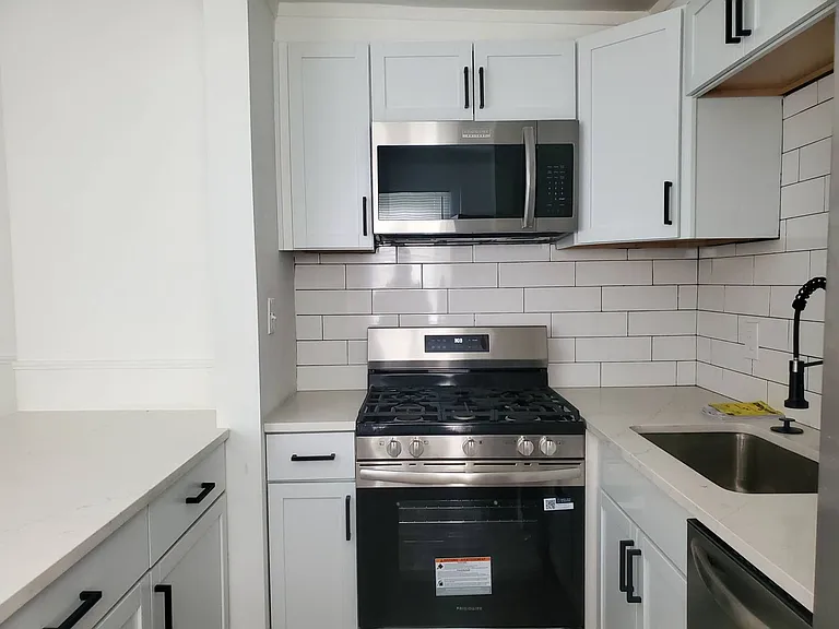 13407 Puritas Ave — Photo 15