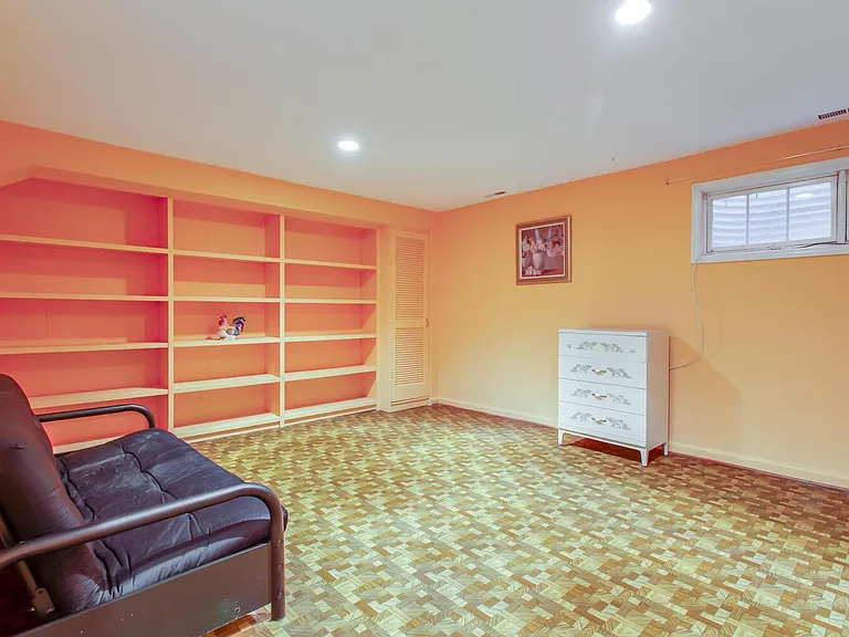 6063 Hardwick Pl — Photo 43