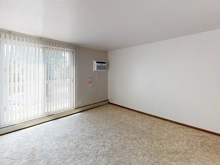 Cedar House Apartments — Photo 13