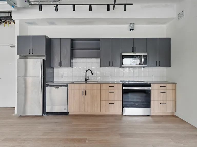 744 4th Ave SW — Photo 58