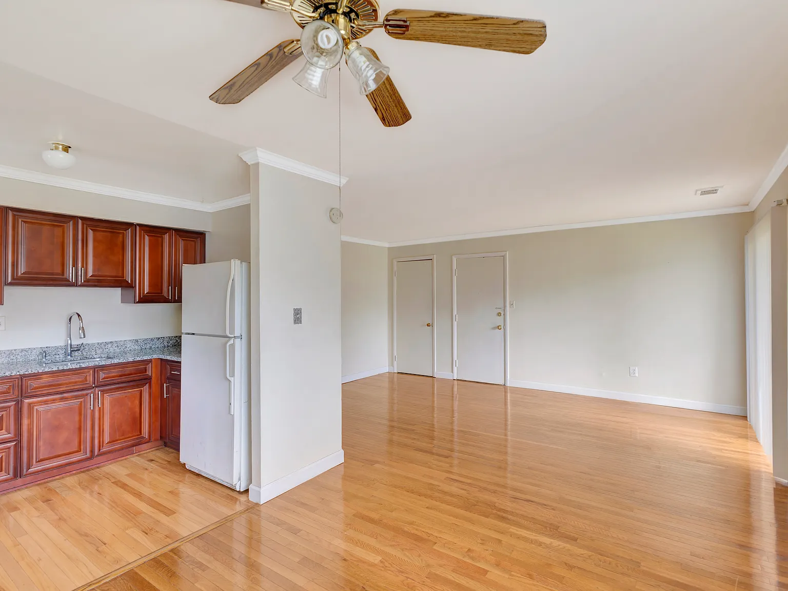 5704 Seymour Ave — Photo 2