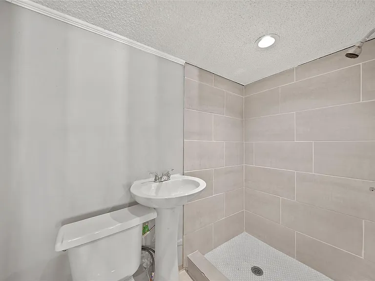 2835 Dragonwick Dr — Photo 18