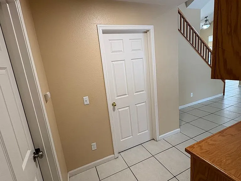 703 W Russell Ave — Photo 31