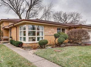 1229 Castle Dr, Park Ridge, IL 60068