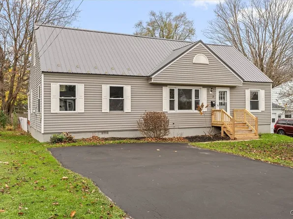 3 Jay Ln, Phoenix, NY 13135