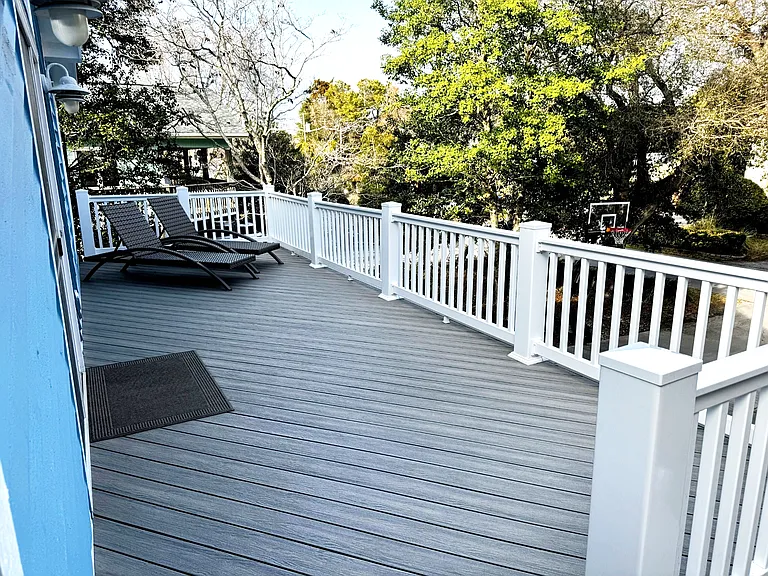 119 Live Oak St — Photo 2