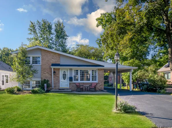 1721 Elm Ave, Northbrook, IL 60062