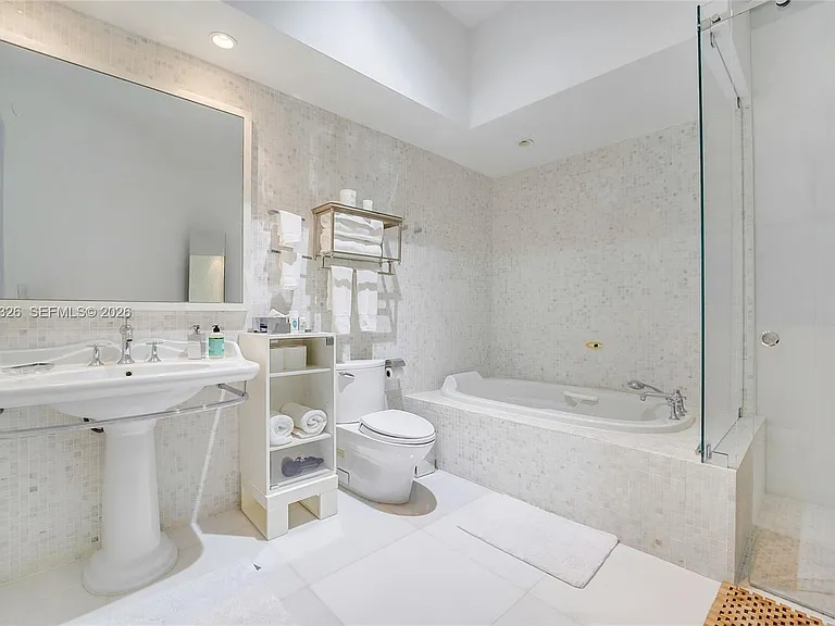 100 Palm Ave #1 — Photo 15