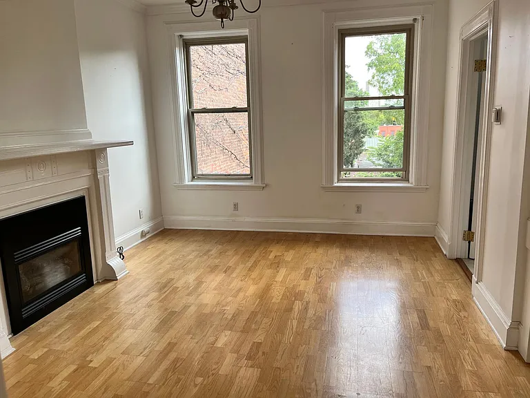 30 Willett St #3 — Photo 4